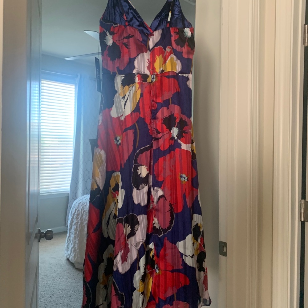 Floral midi new with tags Lulus floral dress